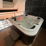 Apartmán Loft Industriel Avec Jacuzzi *